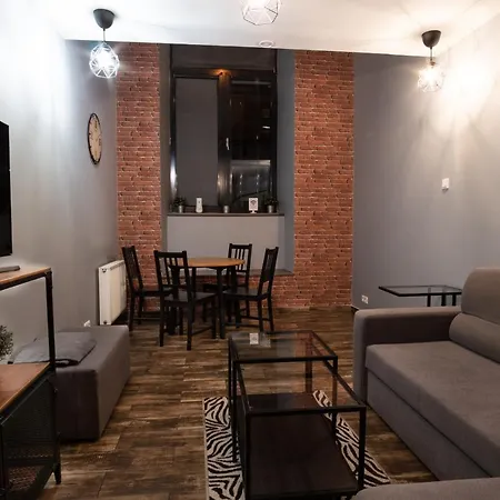 Dream Aparts - Lofty Scheiblera