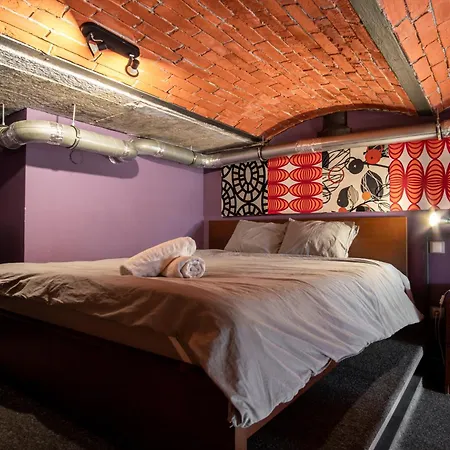 Dream Aparts - Lofty Scheiblera