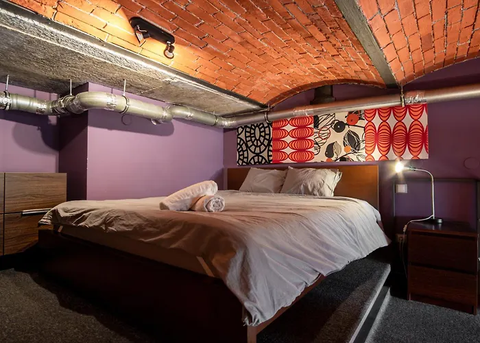 Dream Aparts - Lofty Scheiblera