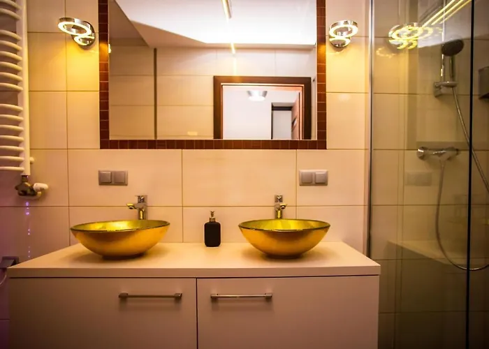 Dream Aparts - Lofty Scheiblera *